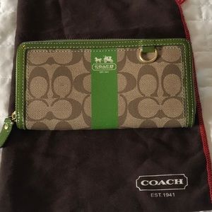 Coach Brown/Green/GoldAccordion Zip In Signature Wallet
7.5"L x 0.75"W x 4"